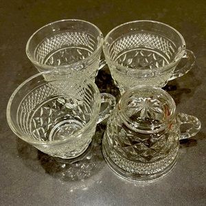 VINTAGE INDIANA GLASS CLEAR DIAMOND POINT SET OF 4 CUPS.